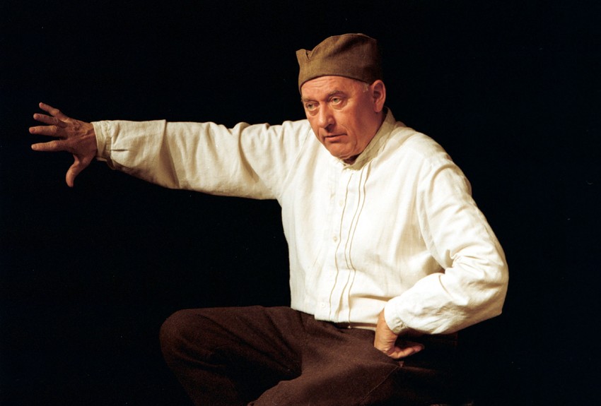 Fotografija iz predstave "Živoe život Tola Manojlović"