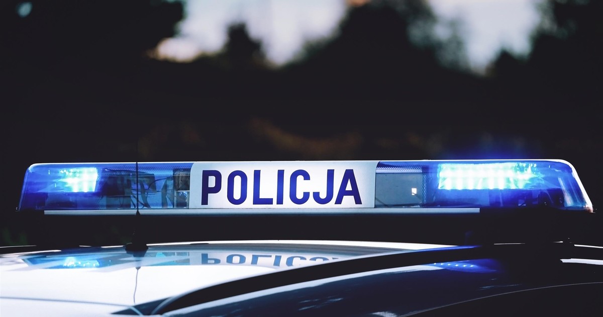 Tajemnicza paczka z migającą diodą leżała pod sklepem. Ochroniarze podnieśli alarm