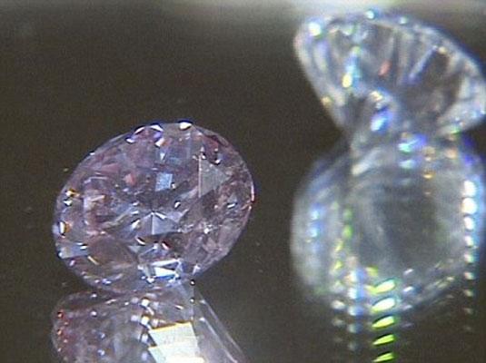 1,7 milliárdért eladó a rózsaszín gyémánt - Blikk