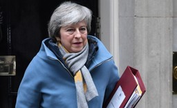 Brytyjskie media: May oskarża posłów o kryzys wokół brexitu