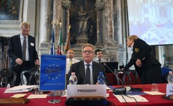 Komisja Wenecka opublikowała tekst opinii na temat polskiej ustawy o policji