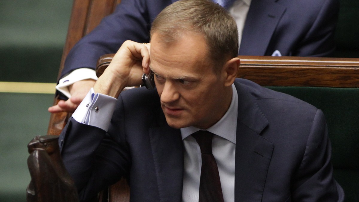 Premier Donald Tusk powiedział, że chciałby, aby przed 10 kwietnia wrak Tu-154M, który rozbił się pod Smoleńskiem, znalazł się w Polsce. Podkreślił, że rząd zapewni wszelkie warunki finansowe i logistyczne, żeby przeniesienie wraku odbyło się sprawnie i godnie.