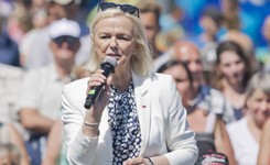 Jest pierwsza wypłata z nowego programu 500 plus. 'Mamy zwycięzcę!'