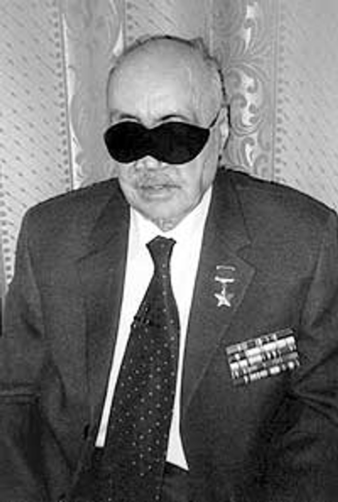 Asadov je do kraja života nosio crni povez preko očiju