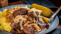 pyszny obiad na wtorek. podajemy przepis, ty gotujesz. mięciutka wątró