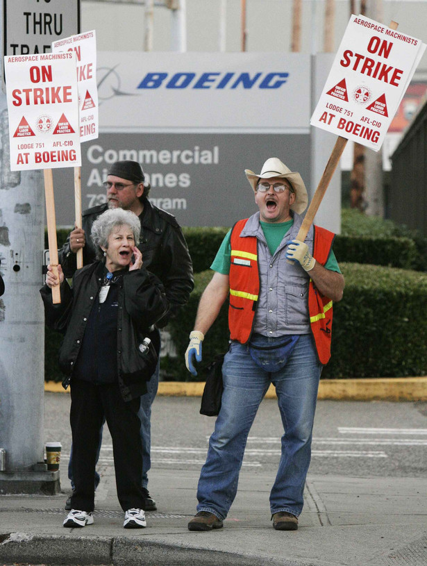 Protest członków związku zawodowego mechaników Boeinga