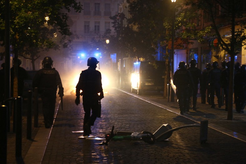 Protesty przeciwko śmierci 17-letniego Nahela, Francja, 1 lipca 2023 r.