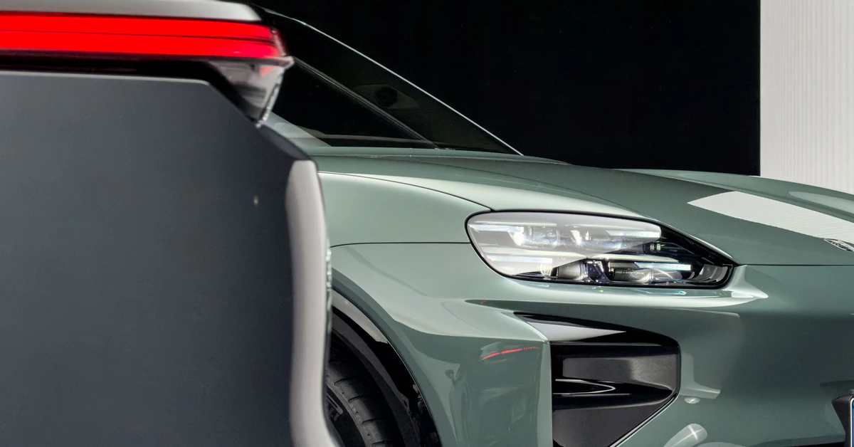 Nowy SUV Porsche wjeżdża na rynek. Ma 1156 KM i tak wygląda