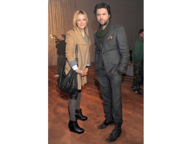 Maja była ubrana zdecydowanie bardziej niekonwencjonalnie niiż Olivier.