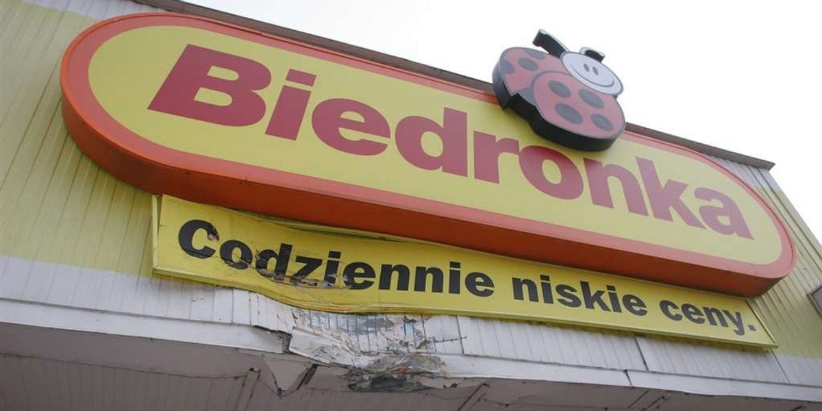 Spała i myła się w Biedronce?