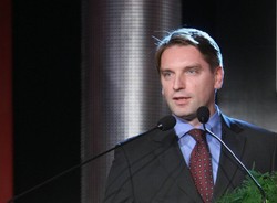 Lis ma przeprosić Ziobrę za "robienie loda". Przegrał proces