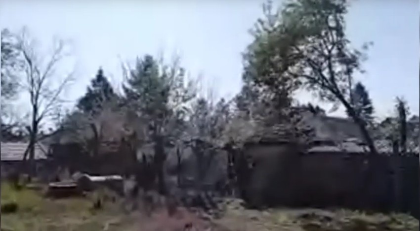 Slobodno vreme radnici provode uređujući dvorište fabrike