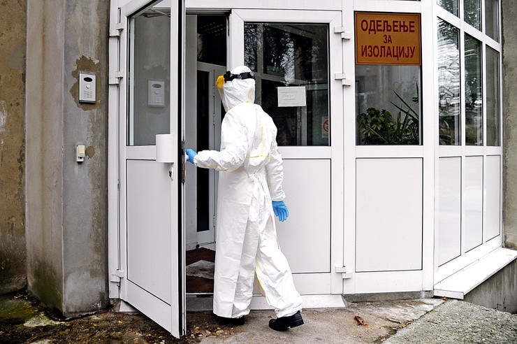 Infektivna klinika, Beograd, skafander, koronavirus