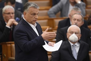 Orbán umacnia swoją władzę pod pretekstem walki z pandemią