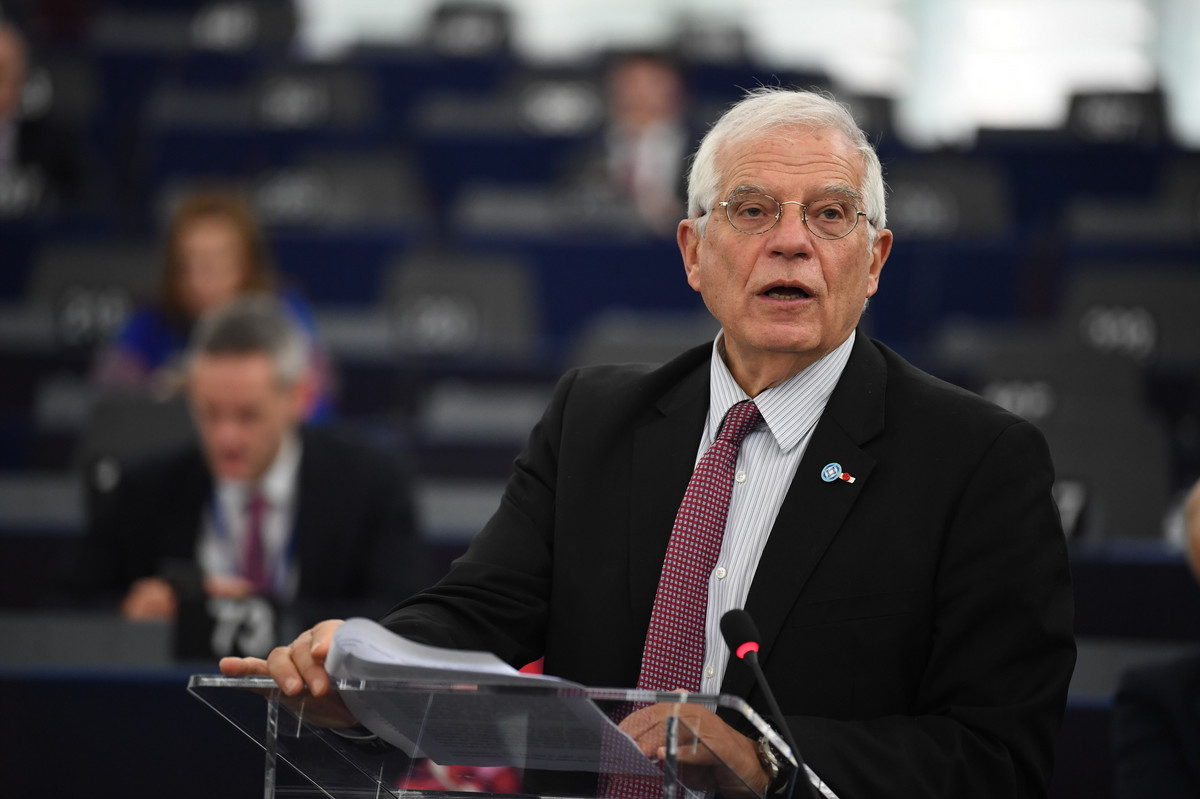 Blic service. Kontakt logo. Blic rs. Газета блик швейцарская. Downmarket tabloid.