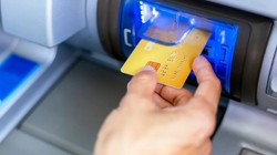 Rewolucyjne zmiany w bankomatach. Koniec z kartami. Co z wypłacaniem gotówki?