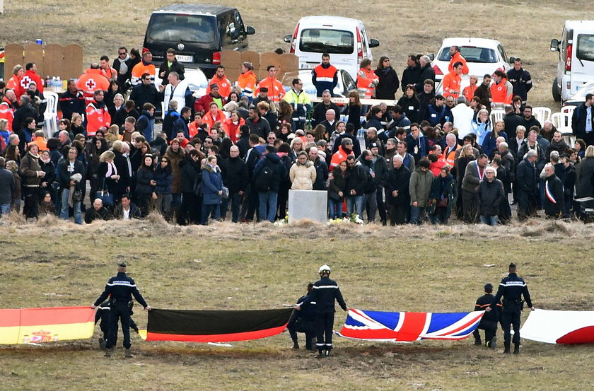 Dziewczyna pilota zabójcy nosi jego dziecko!