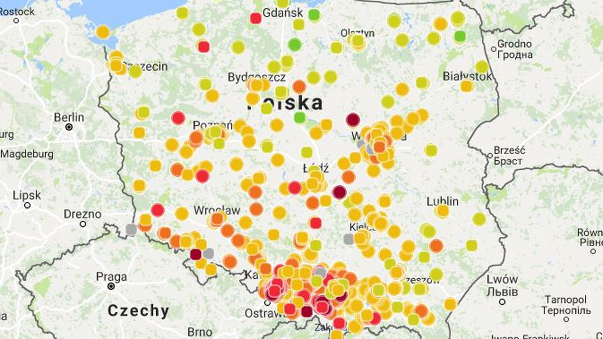 Smog ponownie utrudnia życie mieszkańcom Polski. Bardzo wysokie zanieczyszczenie powietrza panuje na południu kraju. Przedstawiamy aktualne pomiary w największych polskich miastach i wybranych regionach o najgorszej sytuacji smogowej. W naszym materiale najnowsza mapa od Airly pokazująca jakość i stan powietrza w Polsce.