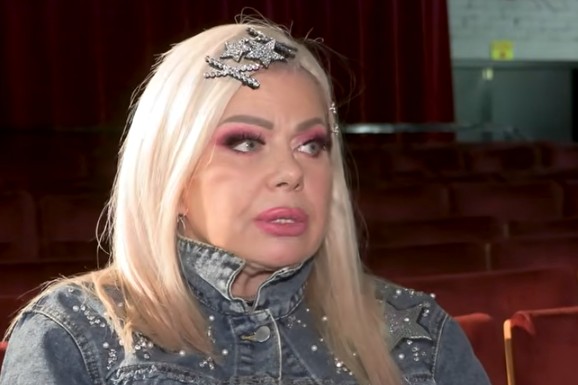 NAPADNUTA ZORANA PAVIĆ! Pevačica otkrila šta joj se desilo na parkingu: "Šta tu znače kamere, ako te neko napravi na invalida? Žene treba da nose sprej"