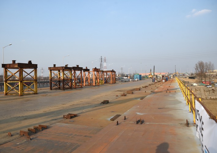 Prace modernizacyjne trasy AK rozpoczęły się jesienią 2013 roku.  <br><br> Fot. (zuz) PAP/Radek Pietruszka