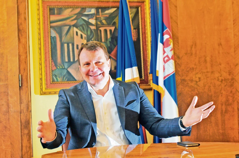 Predsednik Pokrajinske vlade Igor Mirović sastao se danas predstavnicom Narodne Republike Kine Li Bin