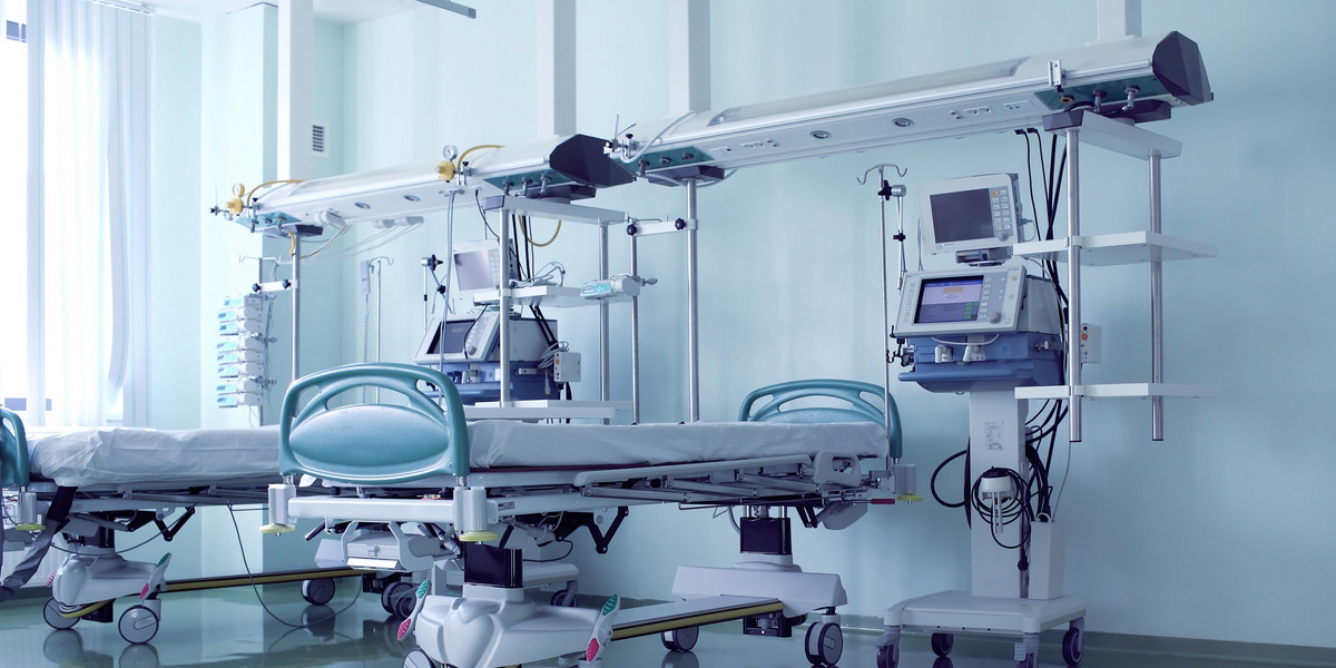 W jednym ze szpitali w Indiach zmarł 40-letni pacjent