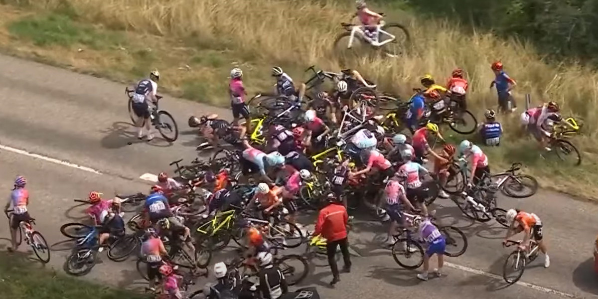 Ogromna kraksa na Tour de France kobiet.