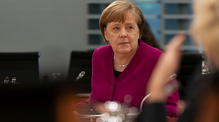 Nem tudni, hogy Trump és Merkel fognak-e konzultálni a döntés előtt./ Fotó: MTI- Henning Schacht