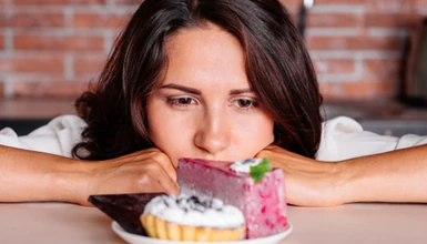 Jak przestać podjadać słodycze? Oto 6 napojów, które zmniejszają ochotę na cukier