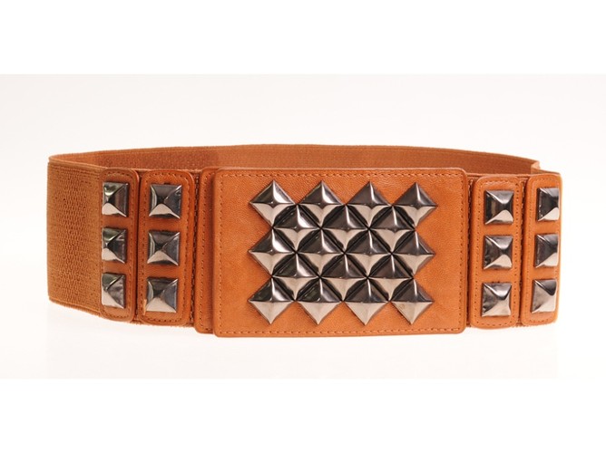 Absolutny must have sezonu: pasek! Modele z oferty marki STEREOSTORE