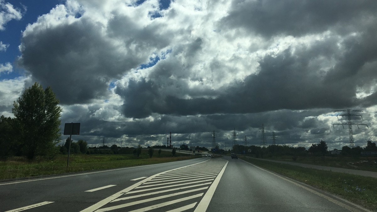 Cały czas nie wiadomo, kiedy i czy w ogóle zostanie wybudowany południowy odcinek wschodniej obwodnicy Wrocławia. Zarząd województwa chce, by droga przechodziła przez Wysoką, niewielką wieś, która graniczy z Ołtaszynem i Partynicami. Problem w tym, że planowana inwestycja wciąż nie ma decyzji środowiskowej.