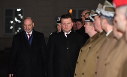Macierewicz pożegnał się z MON. "Stworzenie WOT uczyniło polską armię kompletną"