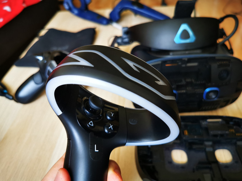 HTC Vive Cosmos i Cosmos Elite