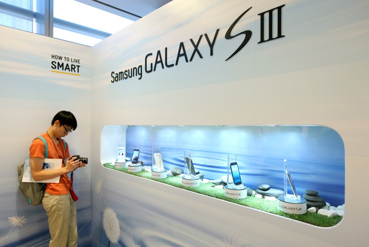 Smartfon Samsung Galaxy S III podczas premiery w Korei Południowej (3)