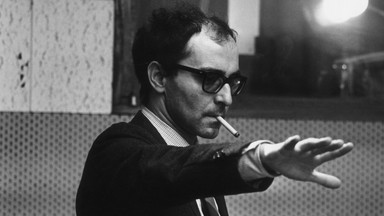 Jean-Luc Godard miewał kłopot z zakończeniami. Jego wczesne filmy kończą się byle jak, zamyka je śmierć, czasem niezbyt przekonująca