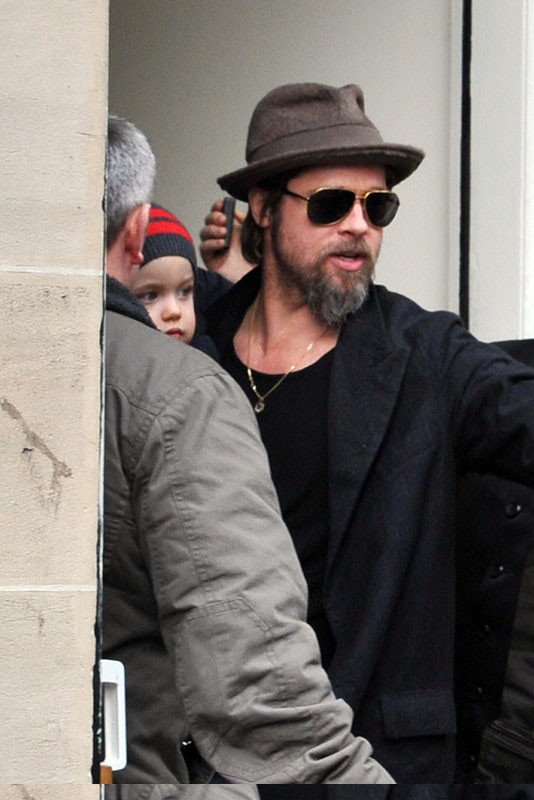 Brad Pitt na zakupach z dziećmi w Paryżu