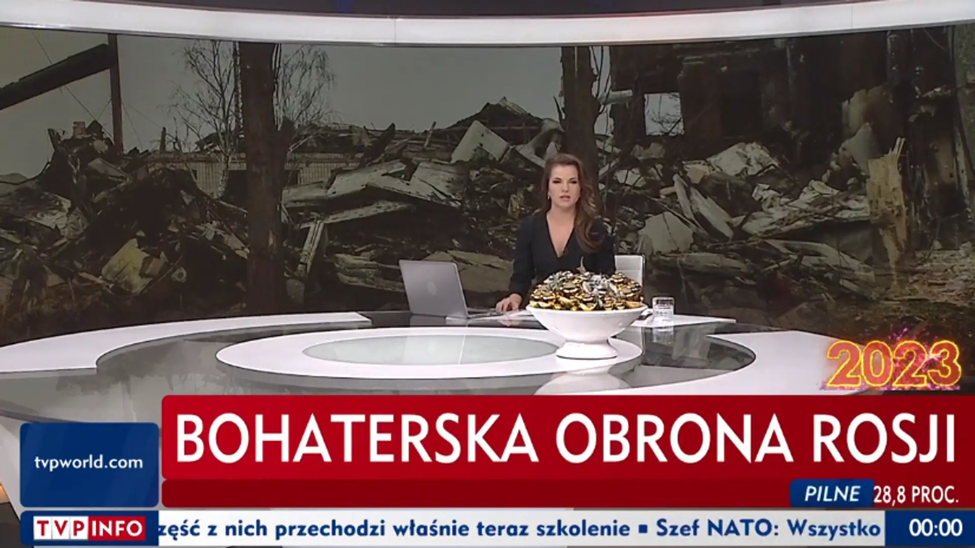 "Bohaterska obrona Rosji". Pracownik TVP, który zamieścił ten pasek, został zawieszony