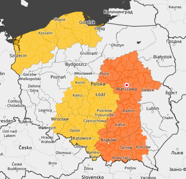 Prognoza ostrzeżeń na sobotę. Na Pomorzu wystąpią silne opady deszczu połączone z burzami, a w innych regionach — upały