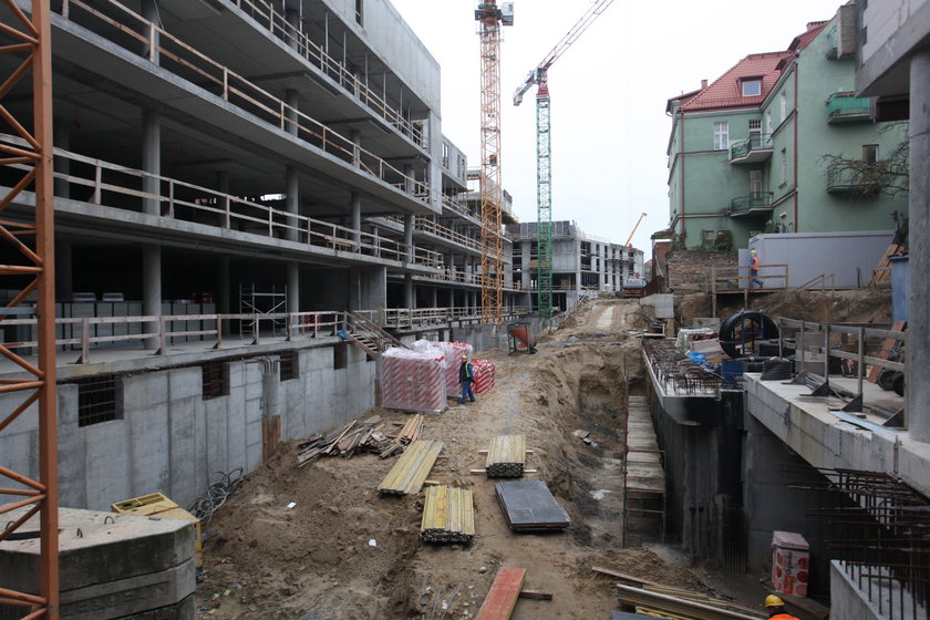 Budowa dworca PKP w Sopocie idzie pełna parą. Zawiśnie tam wiecha