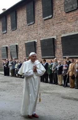 POLAND-POPE-AUSCHWITZ