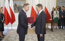Zmiany w rządzie. Prezydent powołał Kuchcińskiego i odwołał Szymańskiego