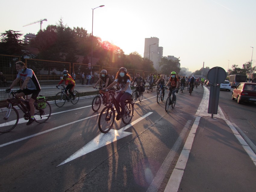 Biciklisti vozili od Trga Nikole Pašića do Ade Huje