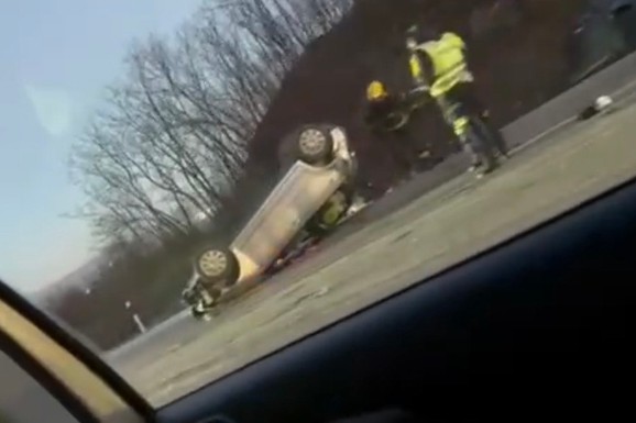 STALI DA POMOGNU, PA NASTAO HAOS Evo kako se slupalo 10 automobila kod Bora (FOTO)