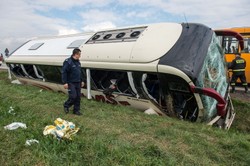 Szwedzki autokar rozbił się na A4 pod Legnicą. Są ranni. Zobacz WIDEO