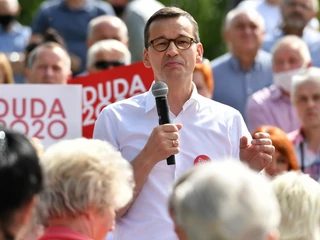 Premier Mateusz Morawiecki chętnie bierze udział w wiecach wyborczych, ale nie mówi nic o tym, jak wyjdziemy z długów, w które właśnie wpadamy. Czy rząd będzie spłacał dług inflacją?