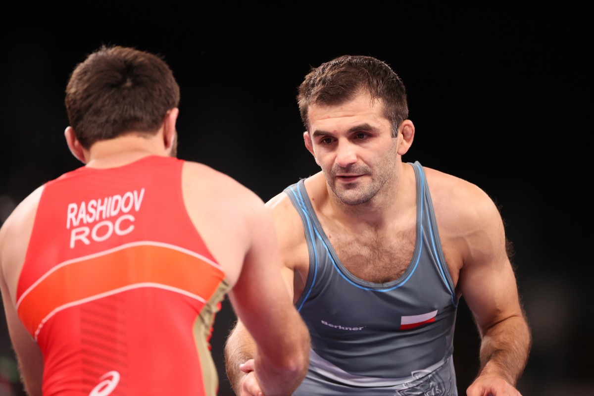 Magomemurad Gadżijew (strój szary) i Gadzhimurad Rashidov