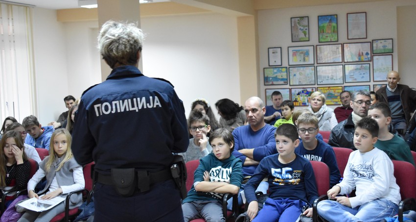 30 mališana iz Zemuna upoznalo se sa posledicama koje nosi korišćenje pirotehničkih sredstava