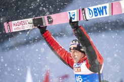 Dawid Kubacki na nartach zaczął jeździć zanim jeszcze nauczył się dobrze chodzić [SYLWETKA]