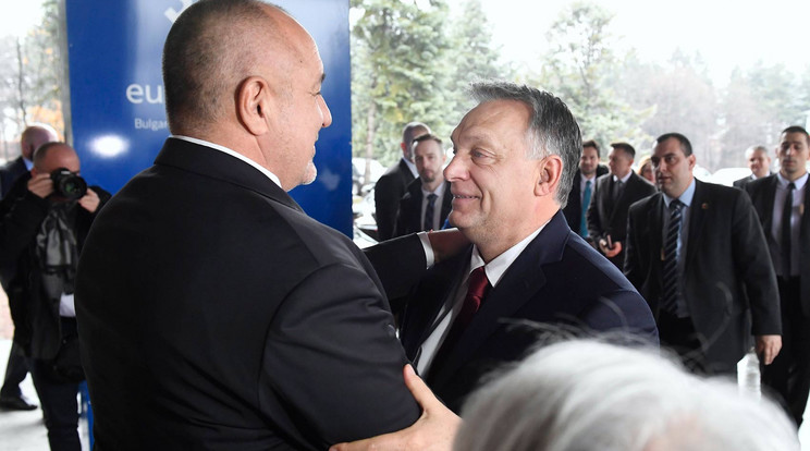 Bojko Boriszov így fogadta Orbán Viktort / Fotó: MTI-Koszticsák Szilárd