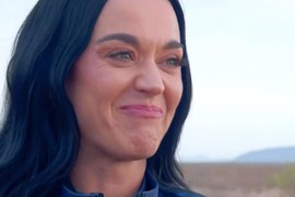 Keti Peri i Orlando Blum 4 godine skrivali ĆERKICU, juče se pojavila i svi se čude od koga je nasledila OVAKVU KOSU! Fotka iz prošlosti otkrila čiji GENI su odneli POBEDU